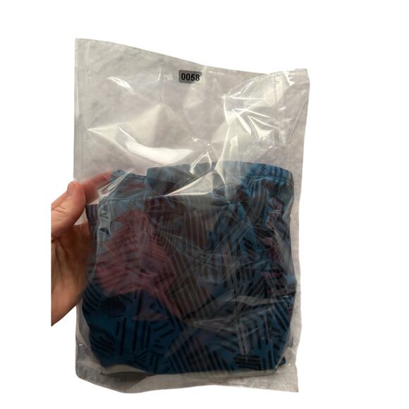 EUC Brooks running capris teal black print fitness activewear sz XS inner pcket - Picture 6 of 6